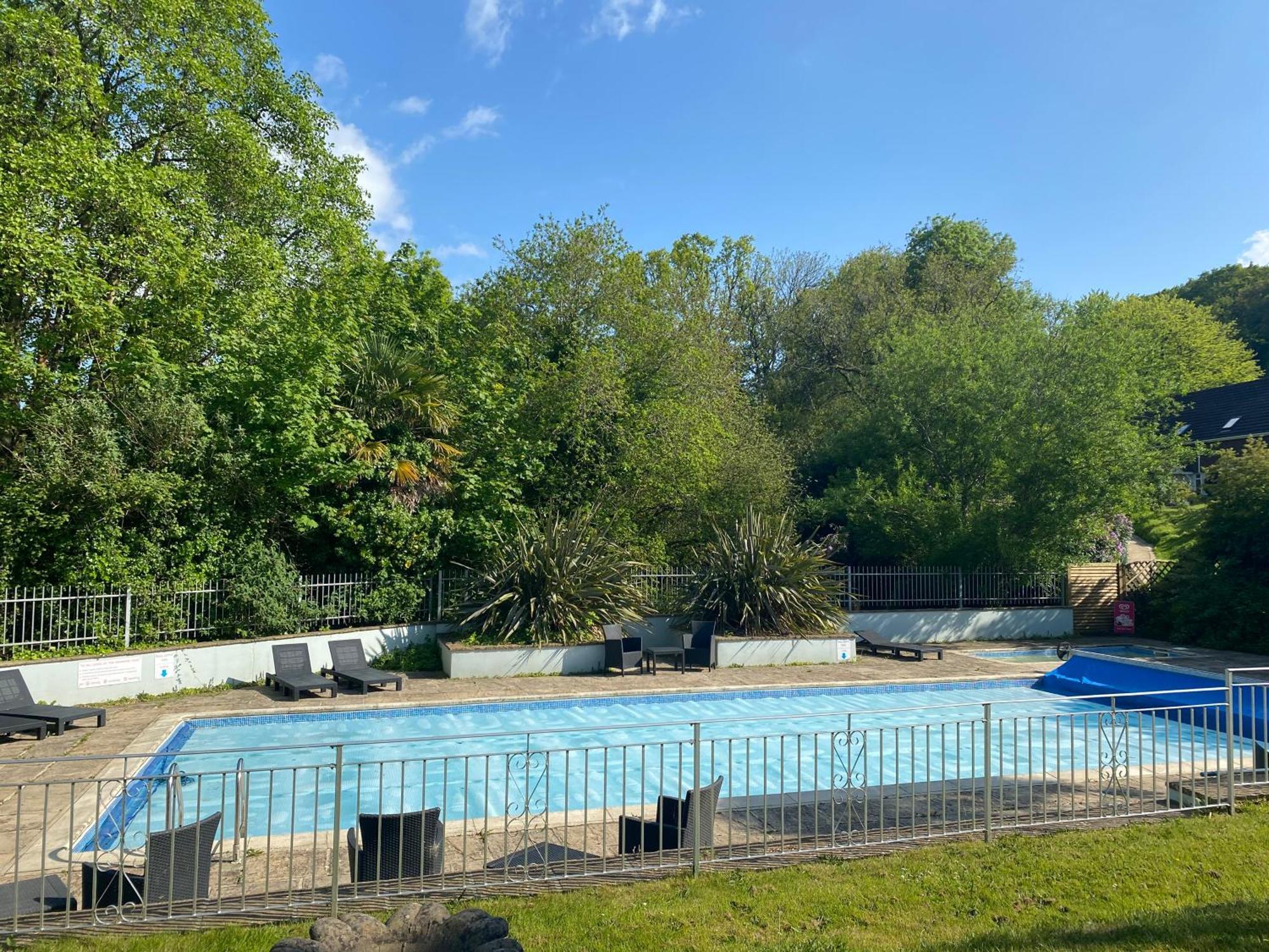 ליים ריג'יס Fernhill Hotel מראה חיצוני תמונה